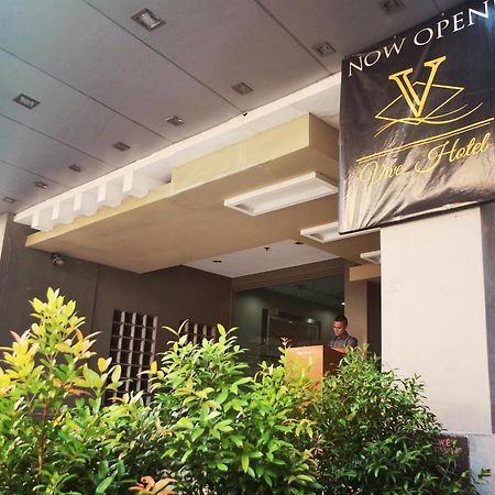 Vive Hotel Makati City Extérieur photo