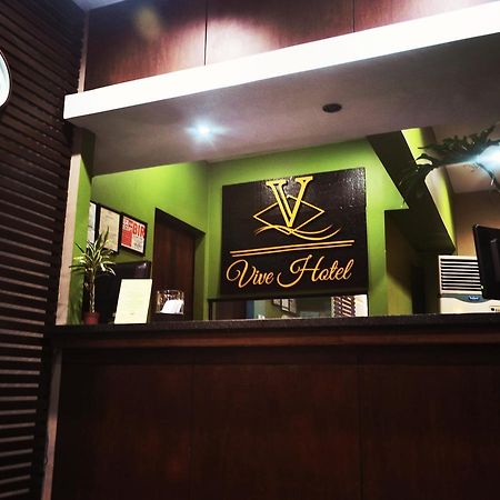 Vive Hotel Makati City Extérieur photo