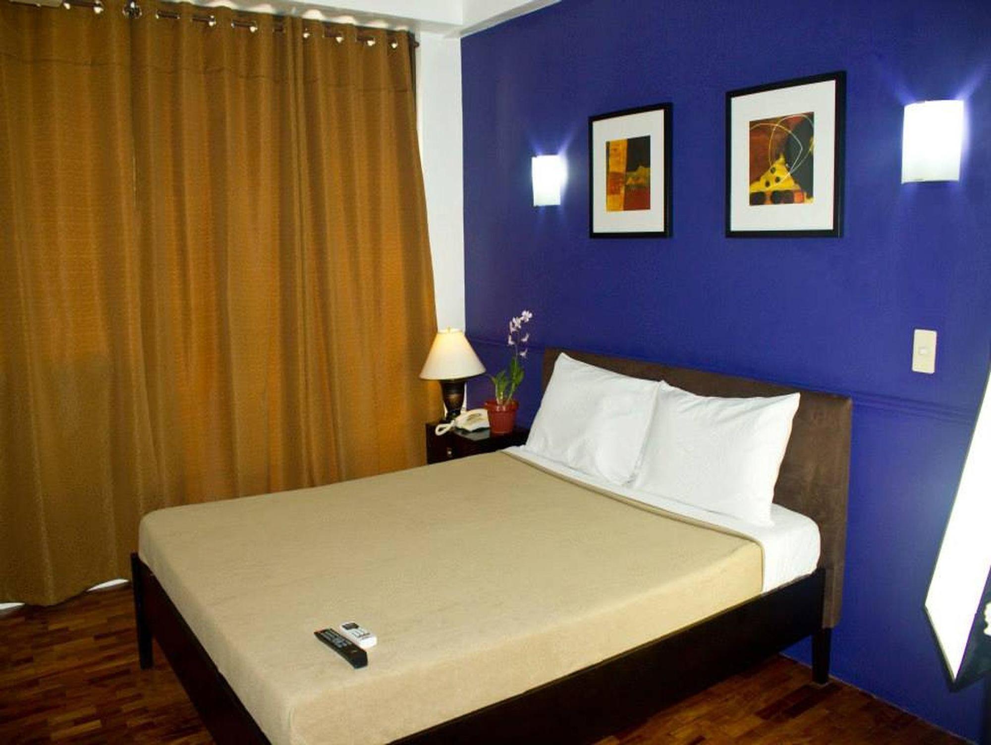 Vive Hotel Makati City Extérieur photo