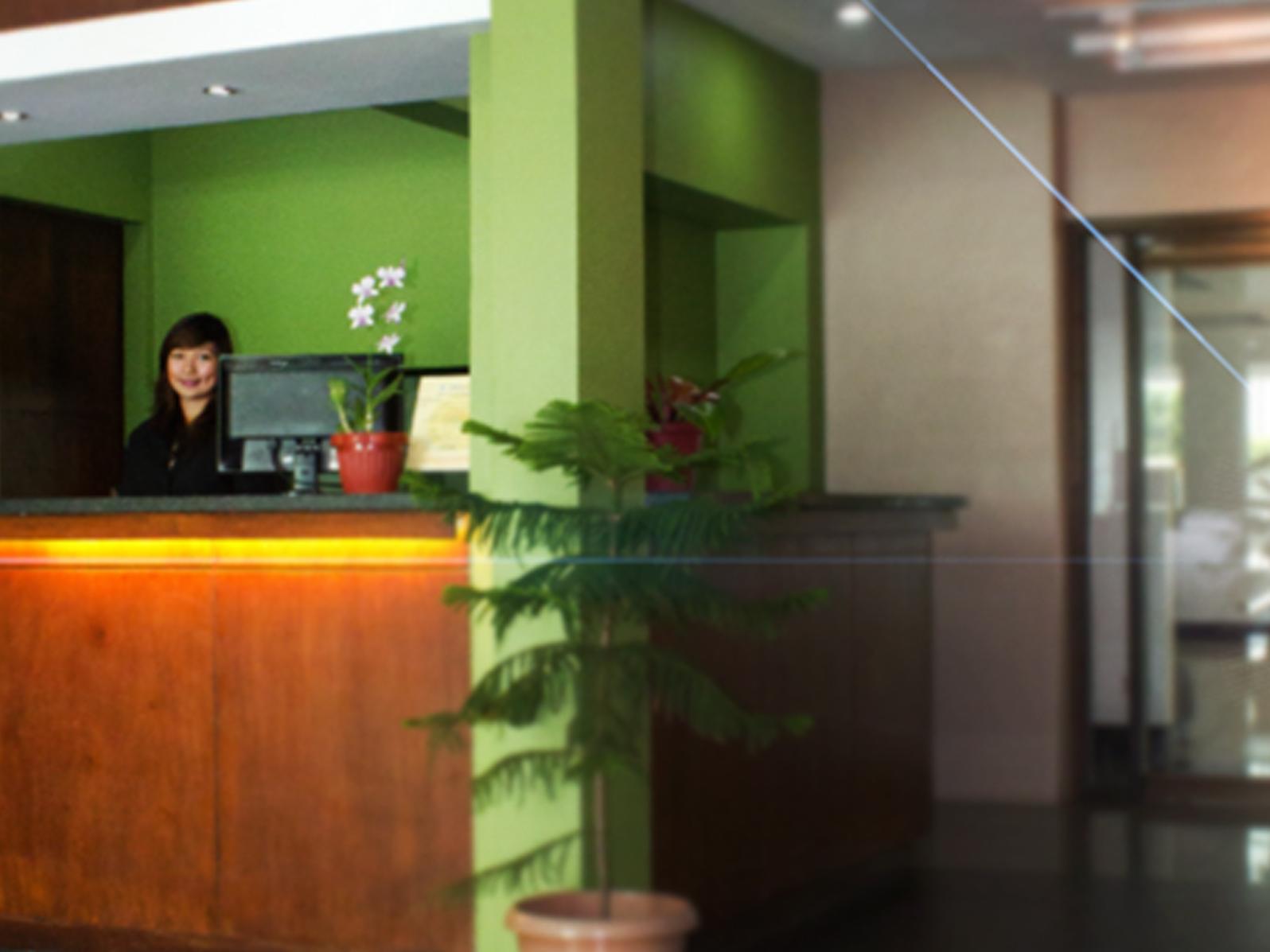 Vive Hotel Makati City Extérieur photo