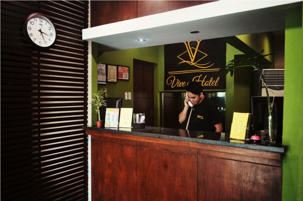 Vive Hotel Makati City Extérieur photo