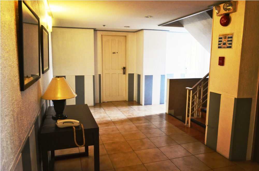Vive Hotel Makati City Extérieur photo