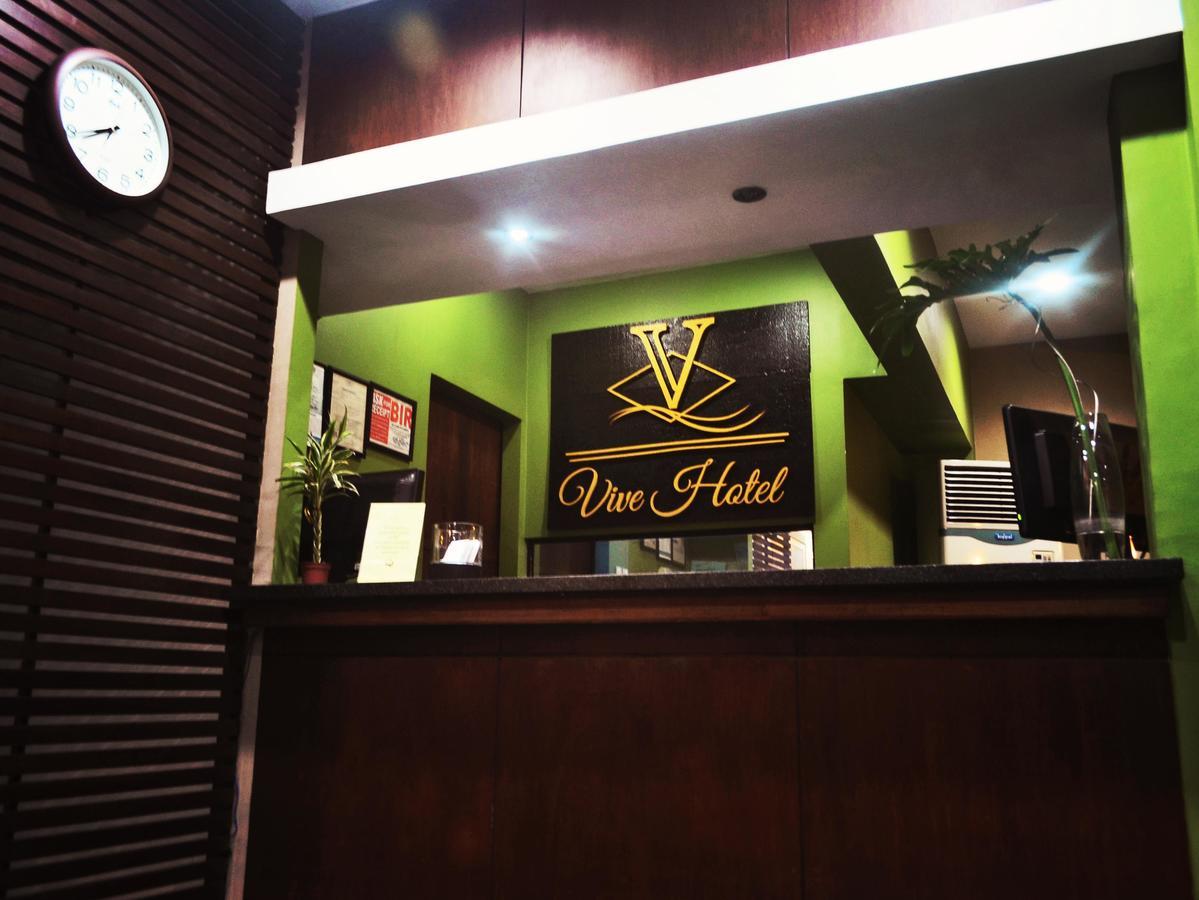 Vive Hotel Makati City Extérieur photo