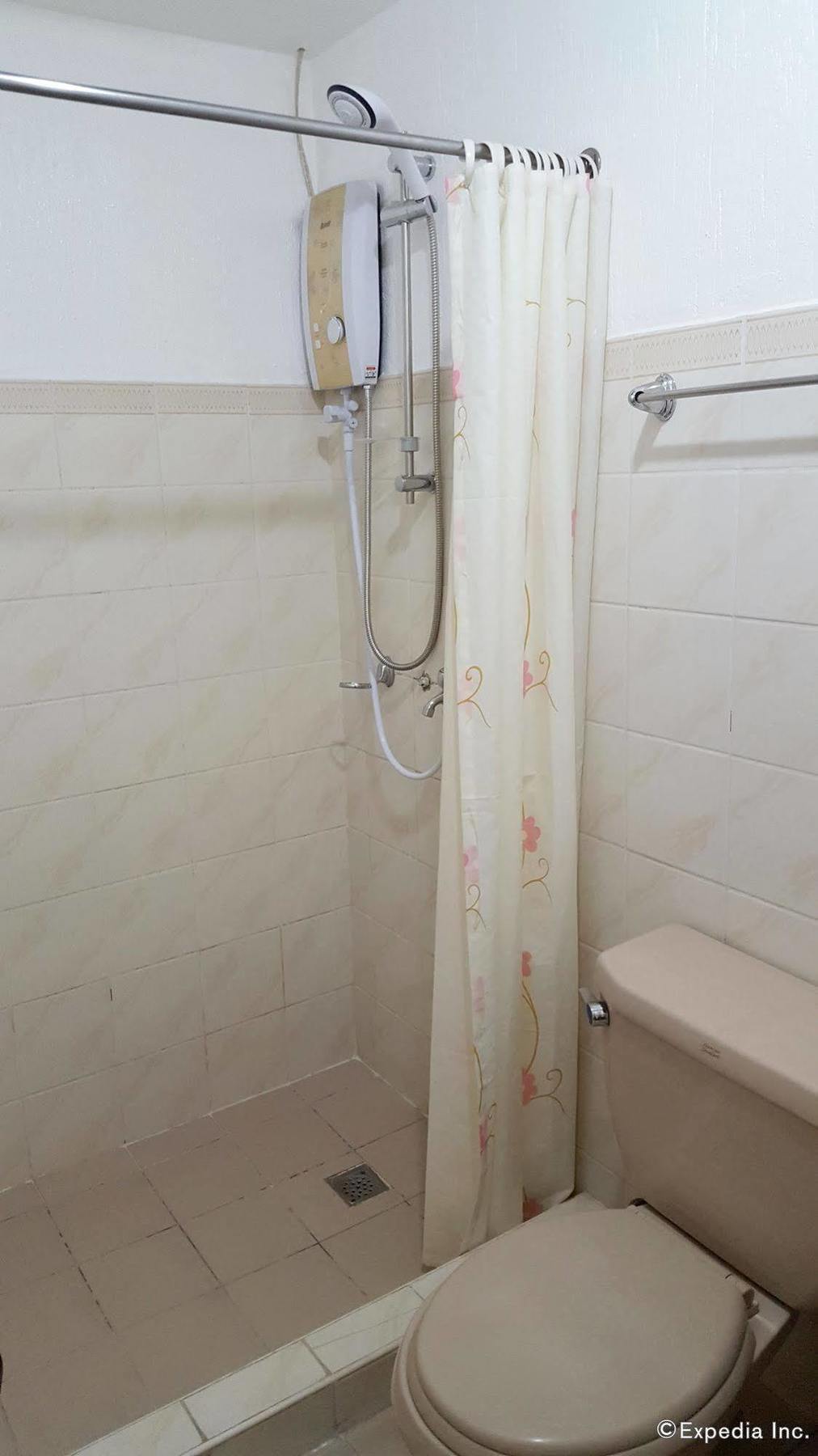 Vive Hotel Makati City Extérieur photo