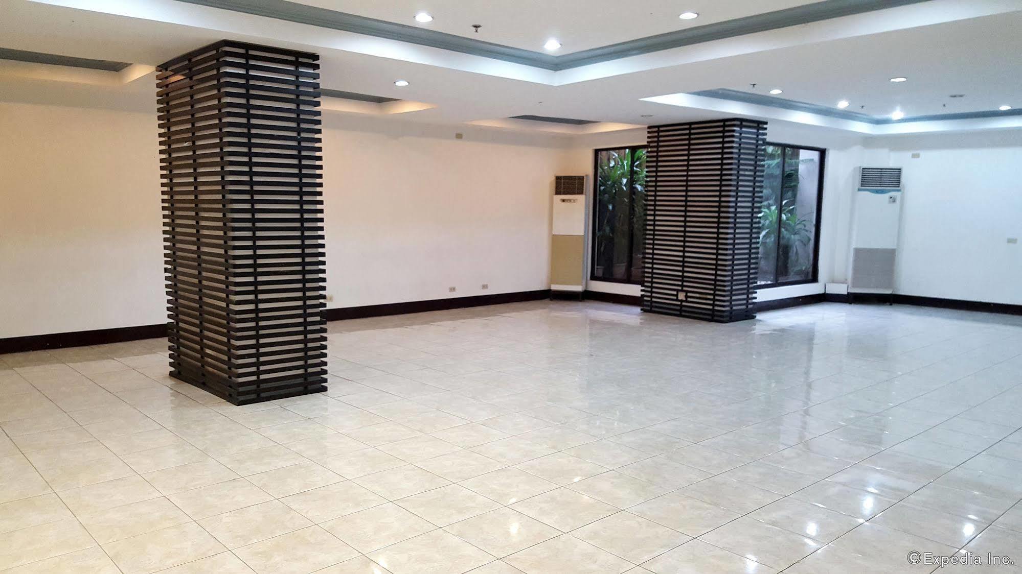 Vive Hotel Makati City Extérieur photo